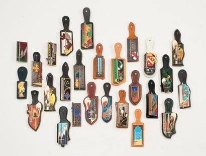 Lot d'insignes de promotions de Saint Cyr...