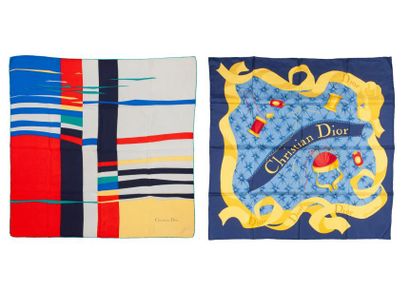 CHRISTIAN DIOR


Lot de deux foulards : 

-...