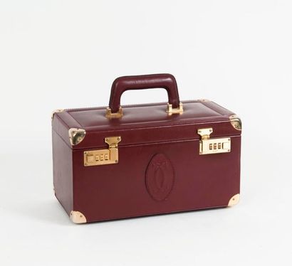 MUST de CARTIER


Vanity case en cuir bordeaux....