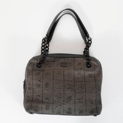 CHANEL, Chocolate bar 

Sac porté épaule...