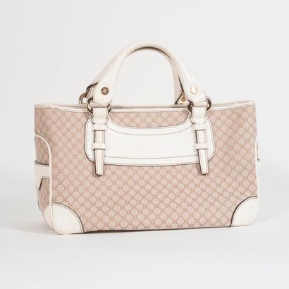 CELINE, Boogie


Sac porté main en cuir blanc...