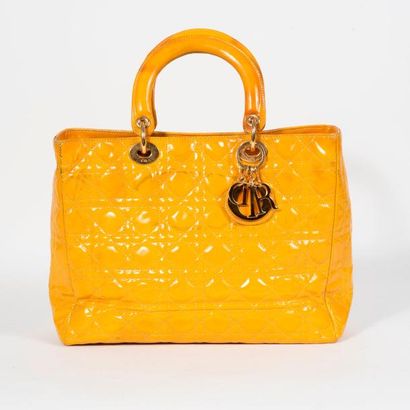 Christian DIOR, Lady Dior


Sac à main en...