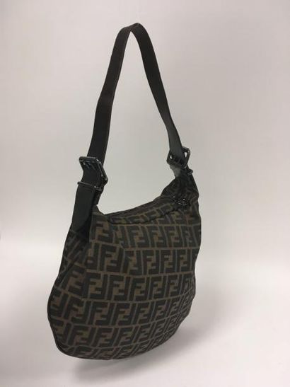 FENDI


Sac en toile monogrammée zucchino...