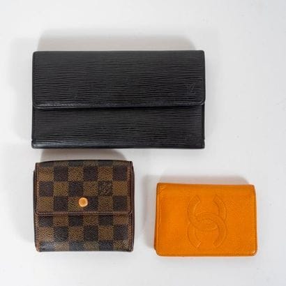 Lot de trois portefeuilles et porte-cartes...