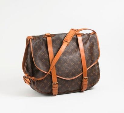 Louis VUITTON, Saumur


Sac en toile monogram...