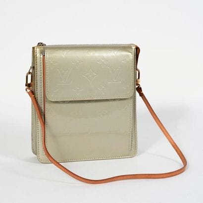 Louis VUITTON, Motto 


Sacoche en cuir verni...