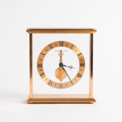 JAEGER-LECOULTRE


Pendulette de bureau architecturée....