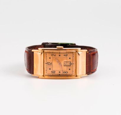 MOVADO, Paris 


Montre bracelet d'homme....
