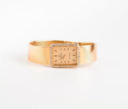 OMEGA


Montre bracelet de dame en or jaune...