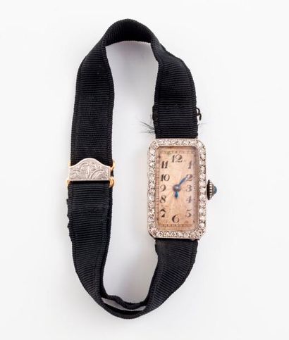 Montre bracelet de dame. 

Boîtier rectangulaire...