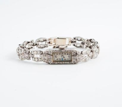 Montre bracelet de dame en platine (850)....