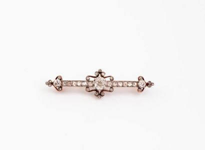 Broche barrette en or jaune (750) et platine...