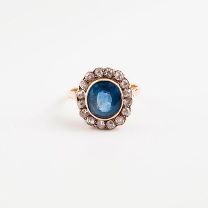 Bague marguerite en ors jaune et gris (750)...