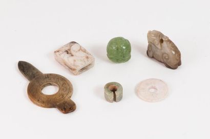 CHINE, XIXème-XXème siècles


- Quatre pendentifs...