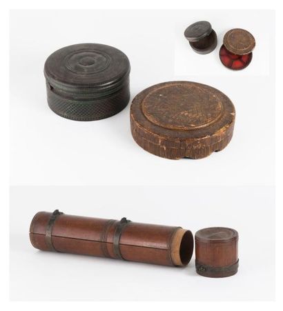 Un étui et deux boîtes :

- CHINE

Etui cylindrique...
