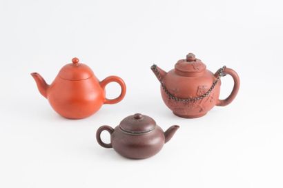 CHINE


Trois petites théières en terre dans...