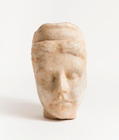 D’après l’Antique.


Tête de femme au diadème...