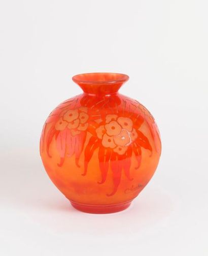 CHARDER & LE VERRE FRANÇAIS


Vase globulaire...