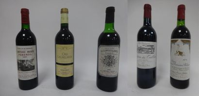 Lot de 5 bouteilles de vin rouge :
- CHATEAU...