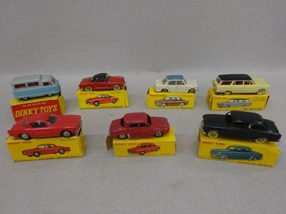 DINKY TOYS

- 24M: Volkswagen Karmann Ghia...