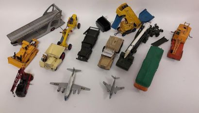 DINKY TOYS et divers

Lot de 18 pièces :...