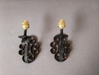 
Lot de deux paires d’appliques.

Travail...