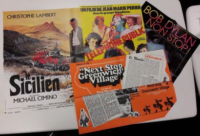 Lot d'affiches de films (Tell me, Un étrange...
