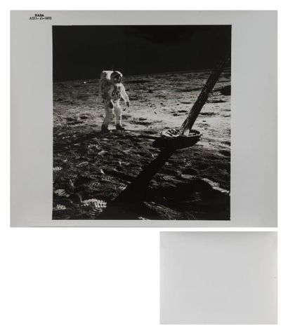 NASA, Apollo 11

Buzz Aldrin pose devant...