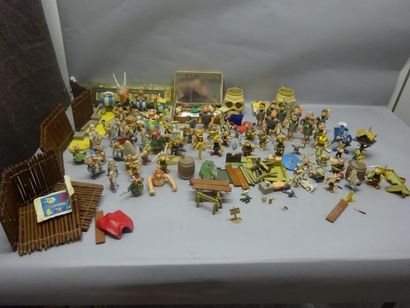 [18] ASTERIX (1/2 + 2/2)

Lot d'environ 45...