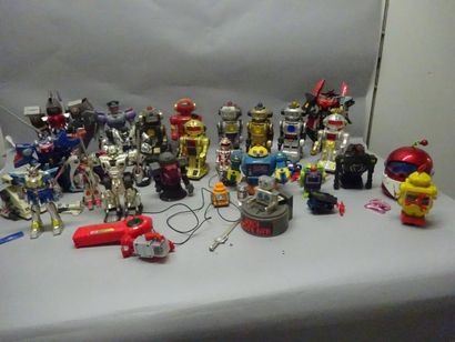 [29] ROBOTS

Lot de 30 Robots.

Etat d'usage...
