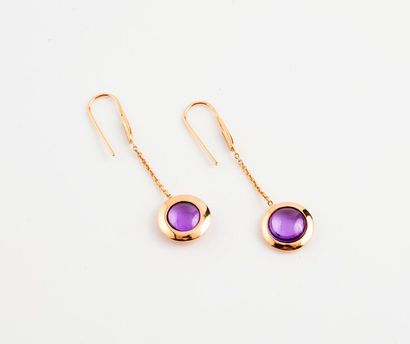 Paire de pendants d'oreilles en or jaune...