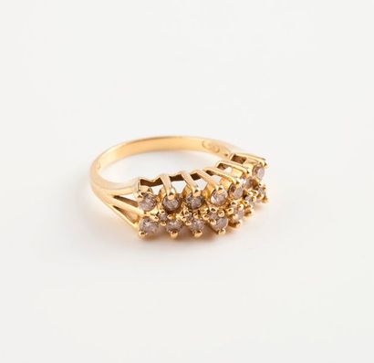 Bague en gradins en or jaune (750) ornée...