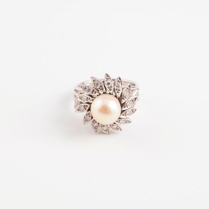 Importante bague marguerite en or gris (750)...