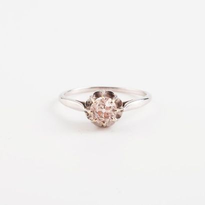 Bague en or gris (750) ornée d'un diamant...