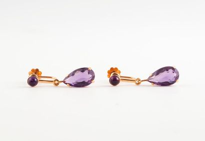 Paire de boucles d'oreilles en or jaune (750)...