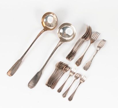 Lot en argent (950) comprenant : 

- Une...