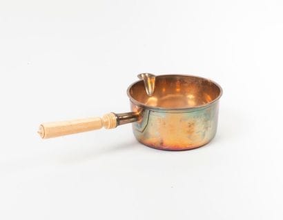 Casserole en argent (950) chiffrée C.A, à...