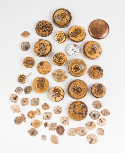 Lot de pièces d'horlogerie :

- pièces de...