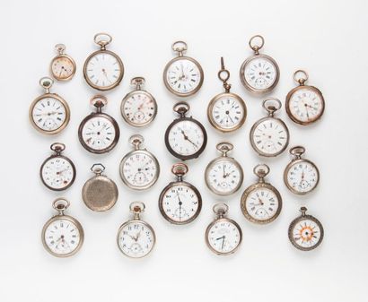 Lot de 22 montres de gousset en métal. 

Cadrans...