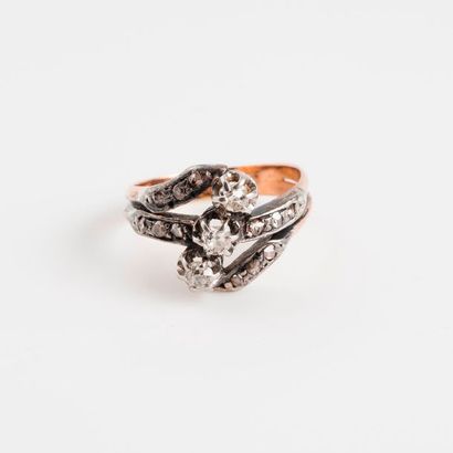 Bague en or jaune (750) et platine (850)...