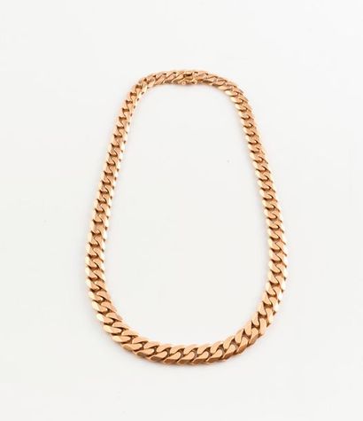 Collier en or jaune (750) à maille gourmette....