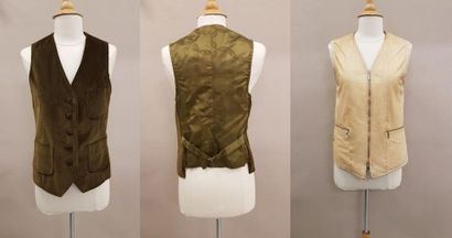 Lot comprenant : 

- NINA RICCI 

Gilet sans...