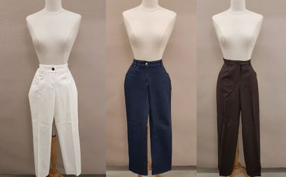 Lot comprenant : 

- YVES SAINT LAURENT RIVE...