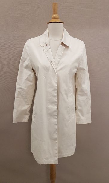 BURBERRY


Imperméable en coton mi-long en...