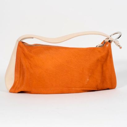 BULGARI


Sac porté épaule à une anse en...