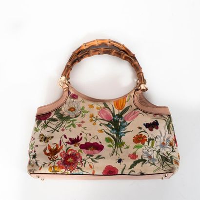 GUCCI, Bamboo Flora 


Sac à main en toile...
