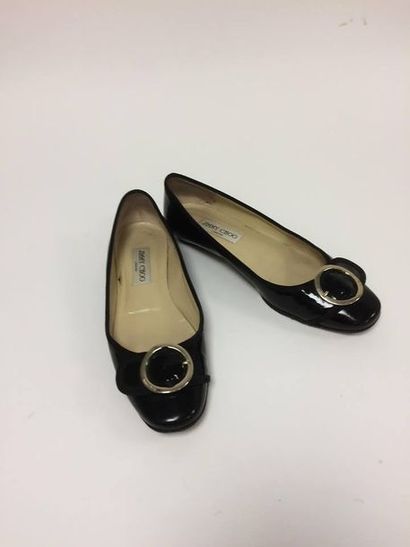 Jimmy CHOO


Paire de ballerines à bout rond.

En...