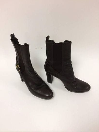 Sergio ROSSI


Paire de bottines à talons.

En...