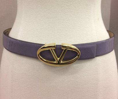 VALENTINO


Ceinture en cuir vernis violet....