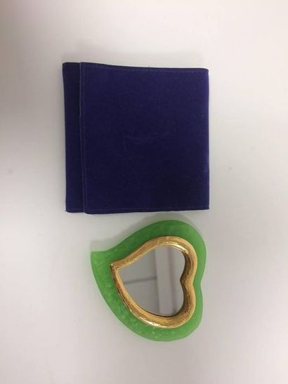Yves Saint-Laurent


Miroir de sac coeur...